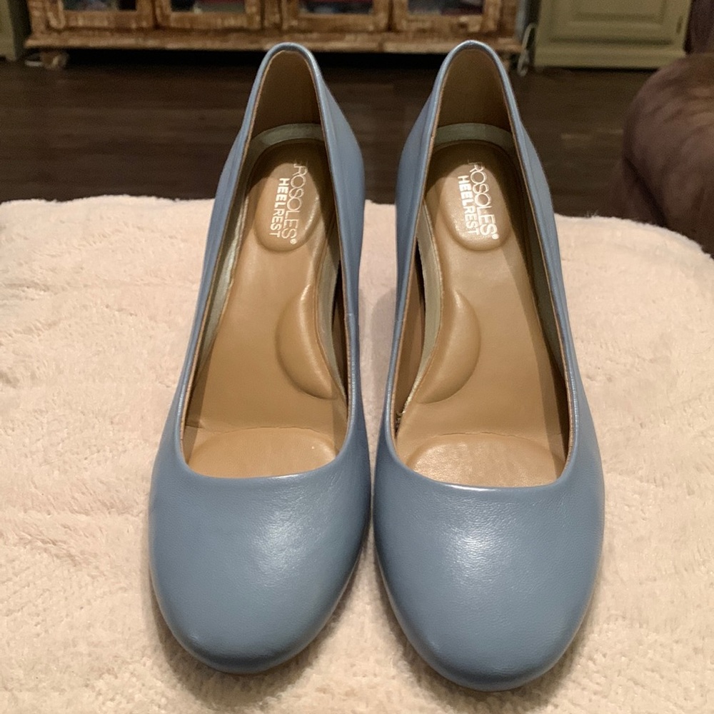 Aerosols blue heels